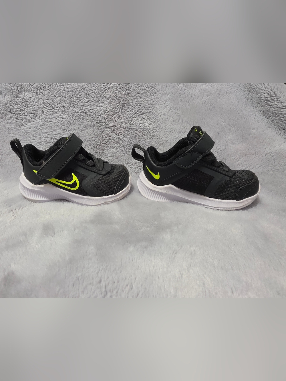 Nike Kids' Black & Neon Green Athletic Sneakers